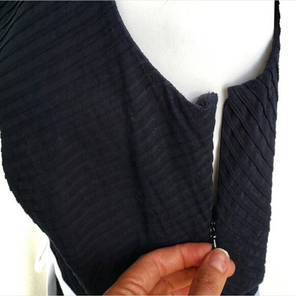 Banana Republic Pinstripe Embossed Linen Flare Dress Size 6 - Picture 3 of 6